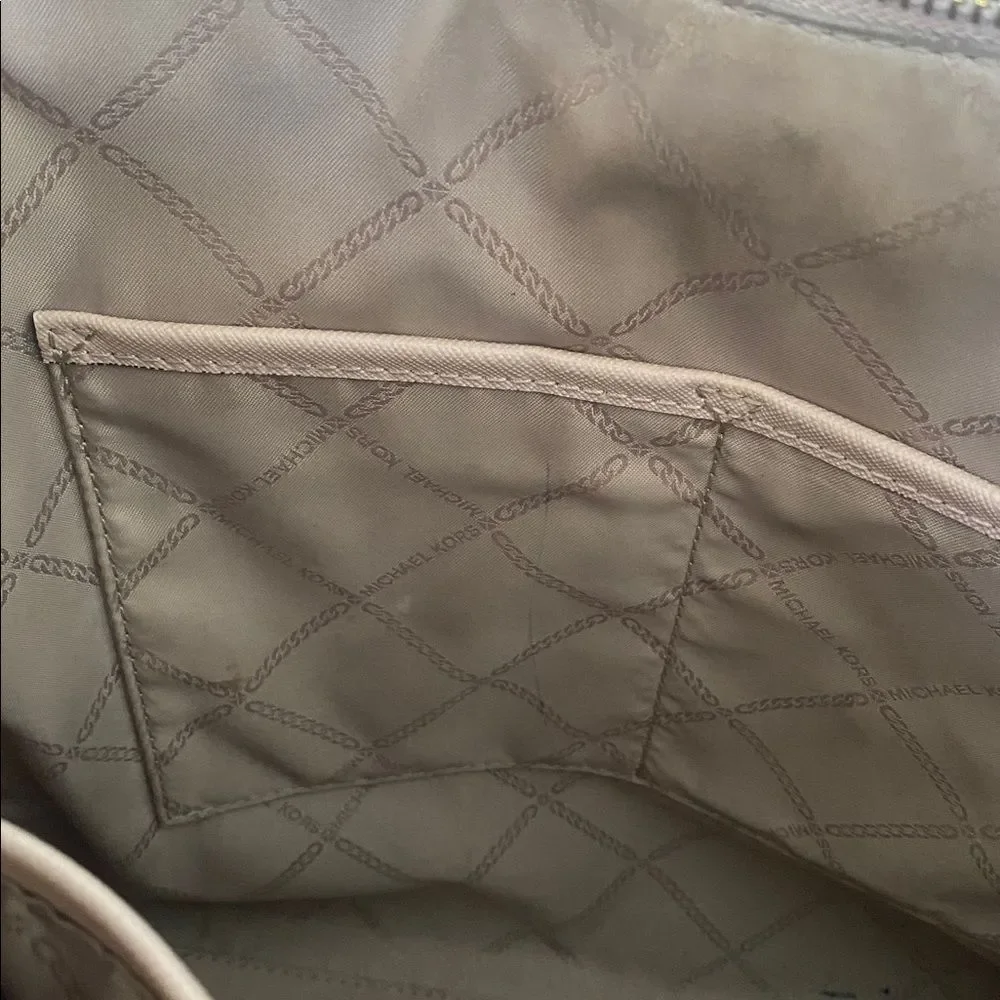 Michael Kors Voyager Large Saffiano Leather Top-Zip Tote Bag light pink/blush